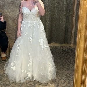 Brand New Wedding Dress
